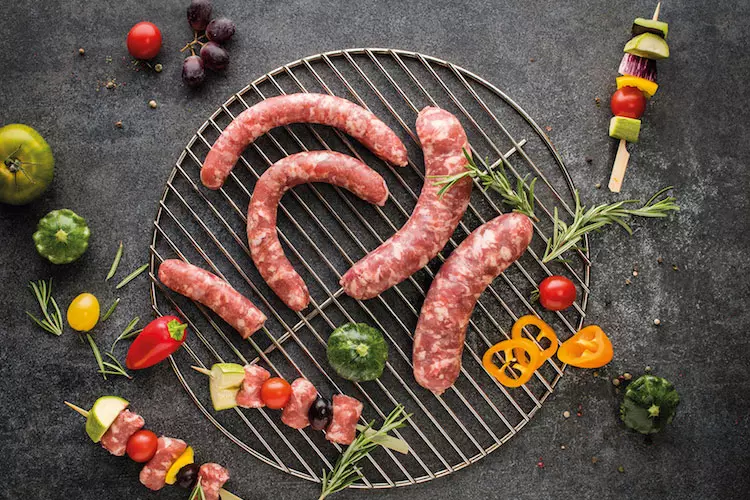 Recette De Travers De Porc Et Chipolatas Au Barbecue Leporc Com